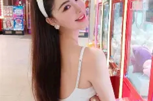 美顶流纯神演穿普拉达的女王2被删光！秀身体黑历史太多